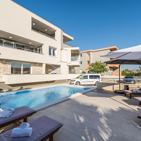 Apartments & Rooms Danivan Pool Villas Novalja Exterior foto