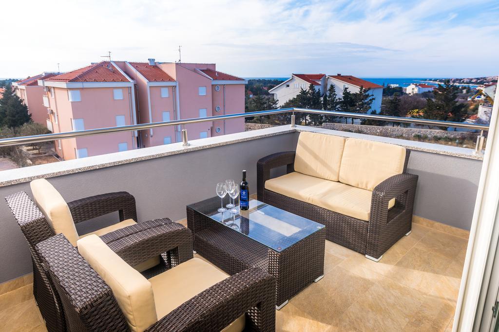 Apartments & Rooms Danivan Pool Villas Novalja Exterior foto